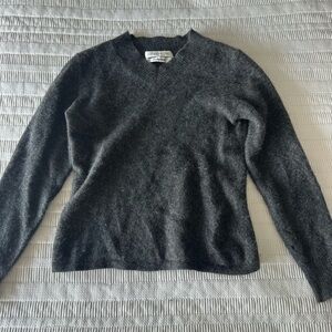 100% Cashmere Gray V-Neck Women's Sweater